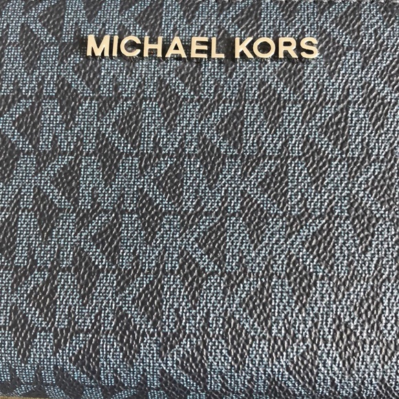 *SOLD* Michael Kors Admiral Blue Jet Set Wristlet - Picture 6 of 6